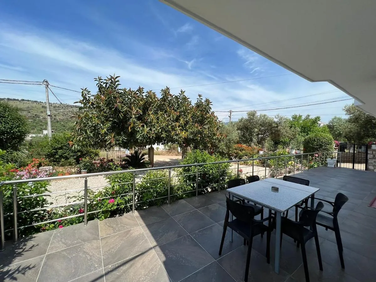 Vila Eriseld Εξαμίλιο